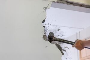 Lee más sobre el artículo Contratar albañil en Santander